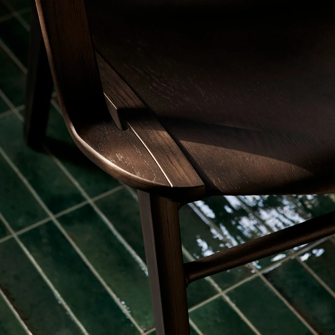 AX HM11 Lounge Chair