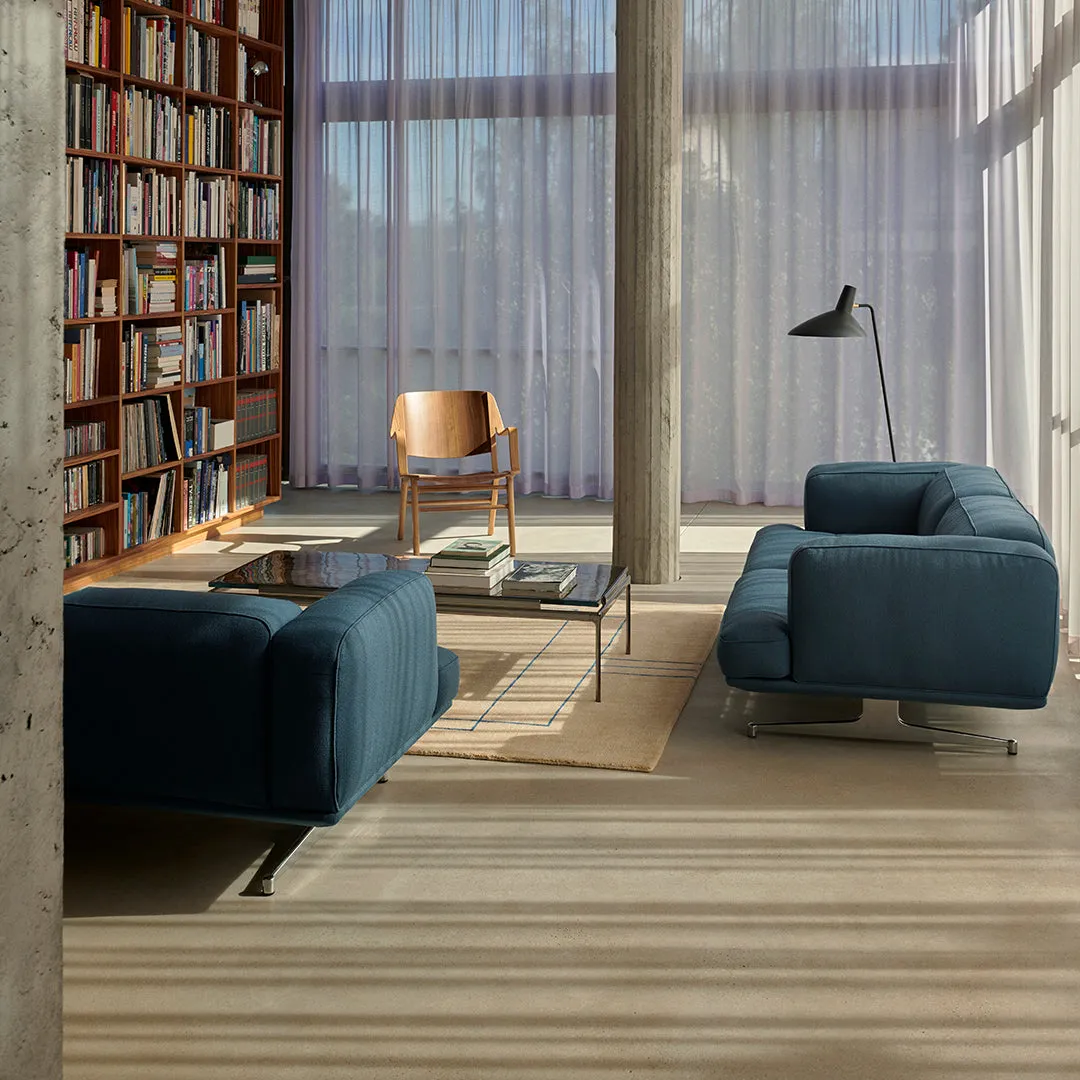 AX HM11 Lounge Chair