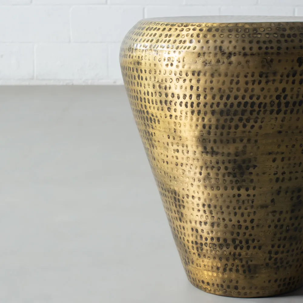 OZMA - Metal Side Table