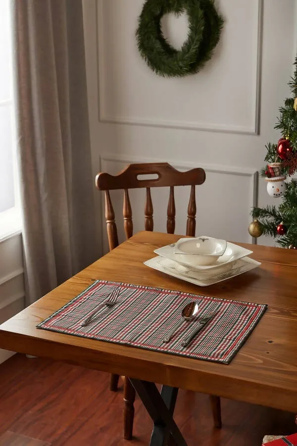 Red and Green Plaid Holiday Placemats Set for Christmas or Rustic Table Setting