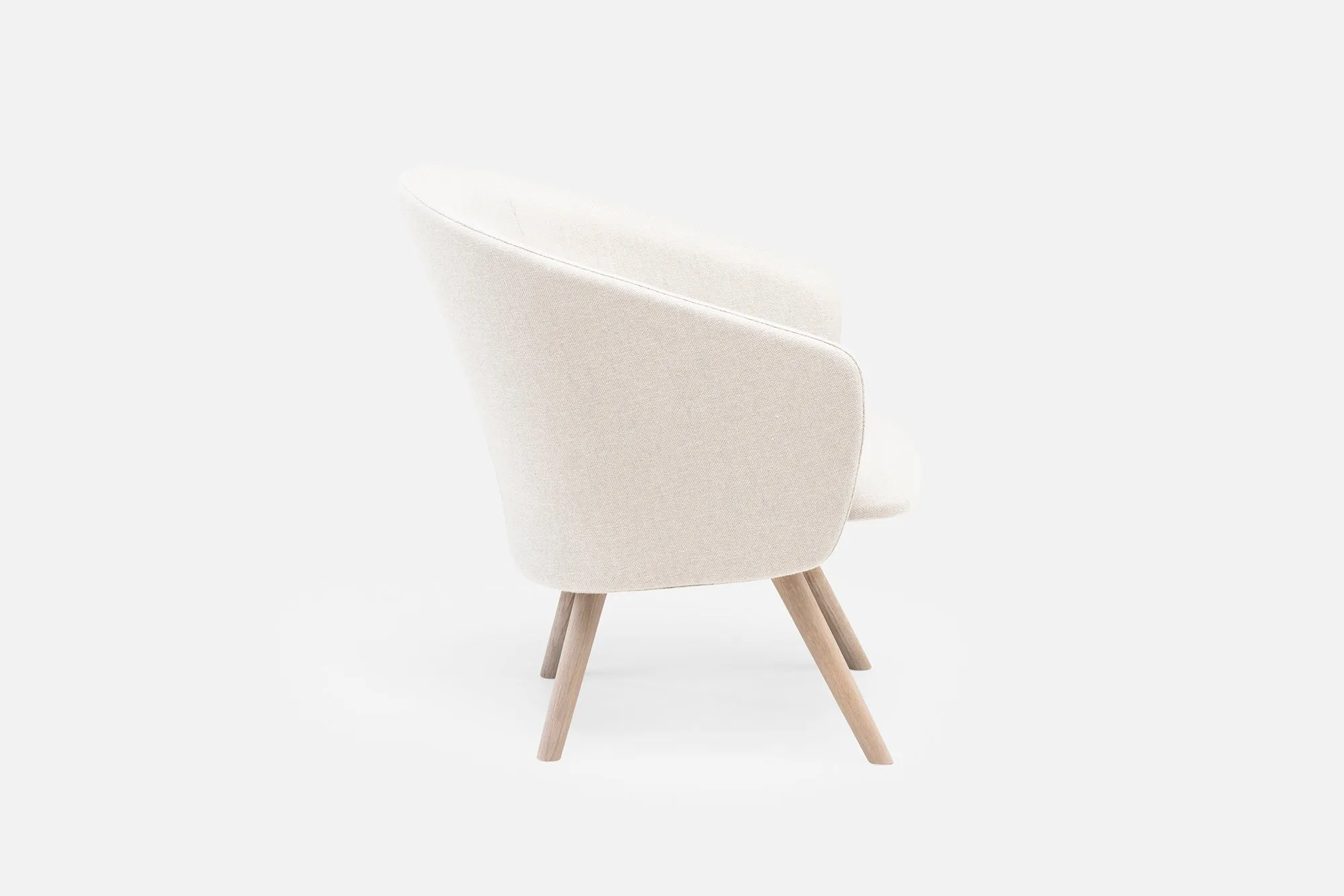 SAIA LOUNGE CHAIR