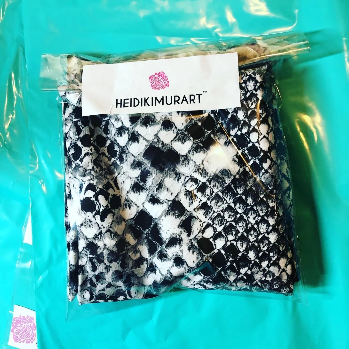 Snake Print Women's Yoga Leggings, Black Grey Snakeskin Print Sports Tights-Made in USA/EU