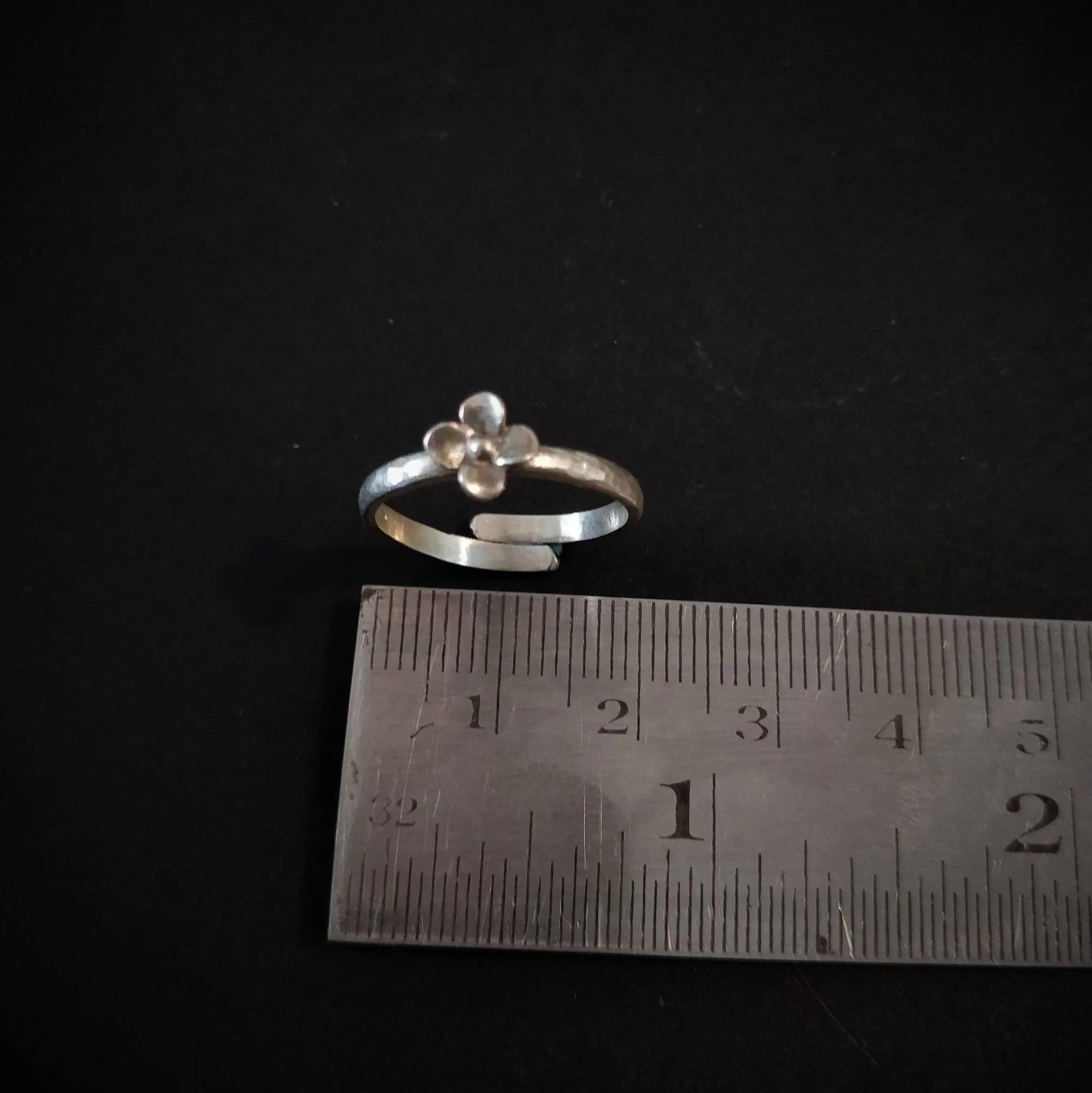 Tiny Flower Finger Ring