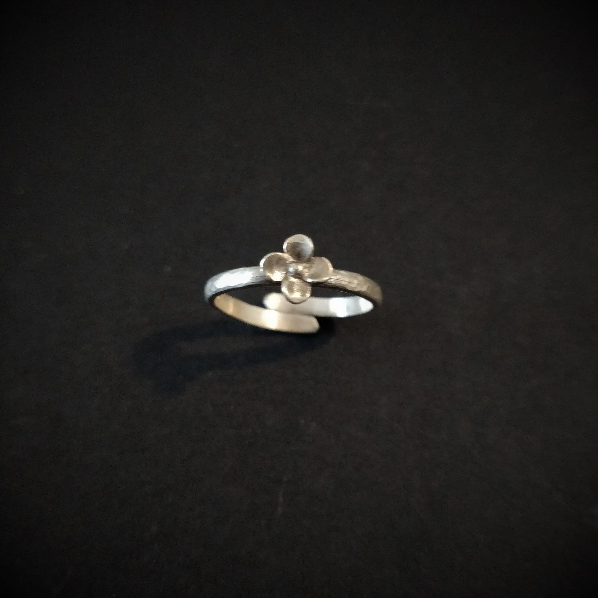 Tiny Flower Finger Ring